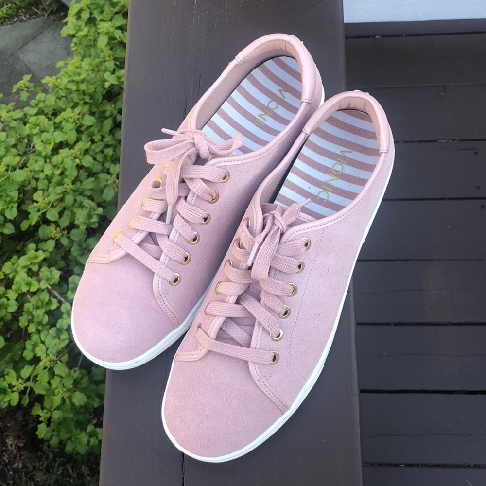 Vionic Brinley Sneakers